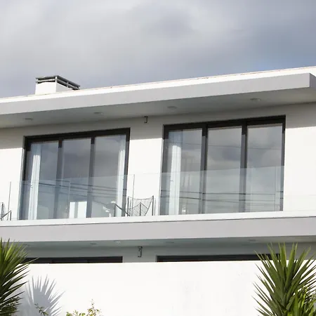 Perfeito - Floor Only Holiday home